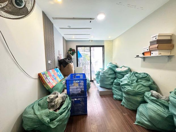 Nhà quan nhân, nhân chính 33m 5 tầng 8,7 tỷ - ngõ trước nhà 6883498