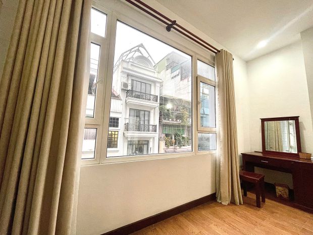 Nhà mình còn 1 căn mặt đường phố mai hắc đế có ban công 6883552