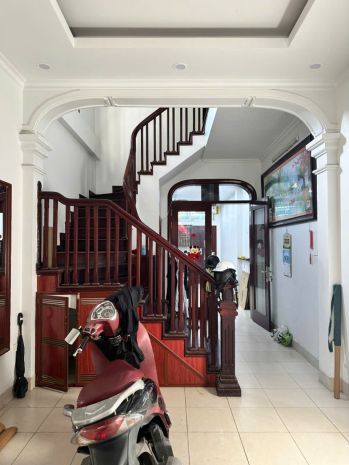 Cho thuê nhà nguyên căn ô tô  tại ngõ 192 lê trọng tấn, 6884104
