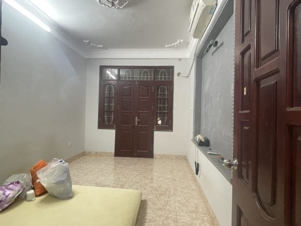 Cho thuê nhà nguyên căn phố pháo đài láng gần 96 nguyễn chí 6884135