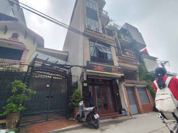 Bán nhà 5 tầng đẹp  kinh doanh tốt  3 oto tránh nhau - 6884888