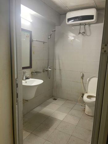 Cho thuê căn hộ tập thể tầng 1 khu nam đồng, 50m², gồm 1 6885700