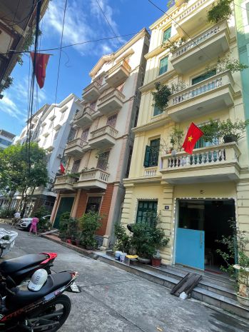 Cho thuê nhà 5 tầng  nguyễn văn huyên, cầu giấy, hà nội 6885731