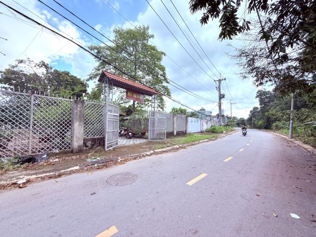 Bán nhà mặt tiền 20x50m giá 27 tỷ đường huỳnh thị na 6886634