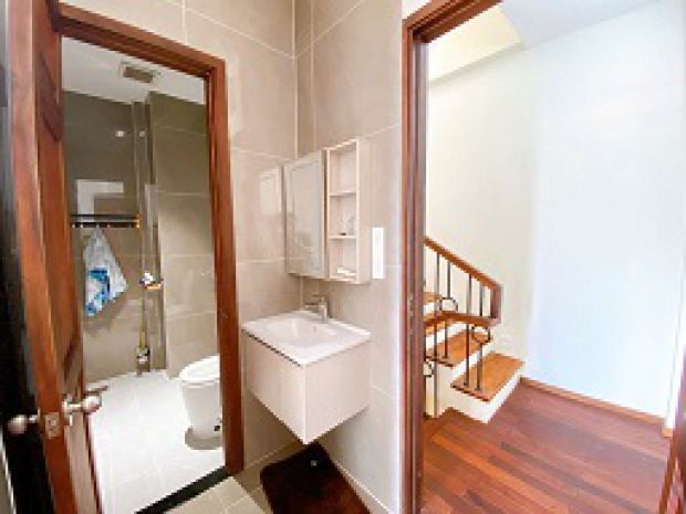 Bán nhà 4 tầng full nội thất  hẻm 3,5m, ngang 4m  cạnh 6886981