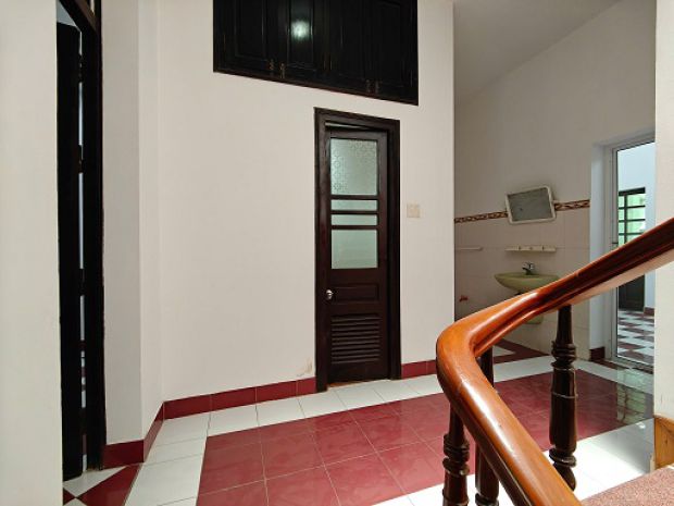 Nhà 1 trệt 1 lầu mặt tiền đường kinh doanh thoải mái 6891434