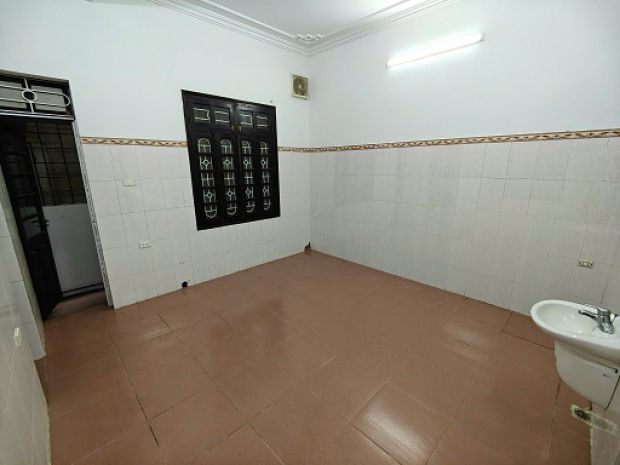 Nhà 1 trệt 1 lầu mặt tiền đường kinh doanh thoải mái 6891436