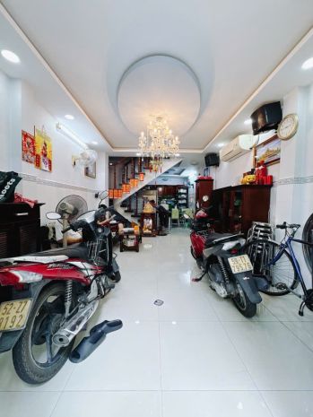 Mặt tiền kinh doanh vĩnh hội 

có 10 tỷ 6892913
