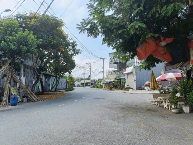 Bán nhà căn góc mặt tiền đường thông 4 hướng, sổ hồng 6893902