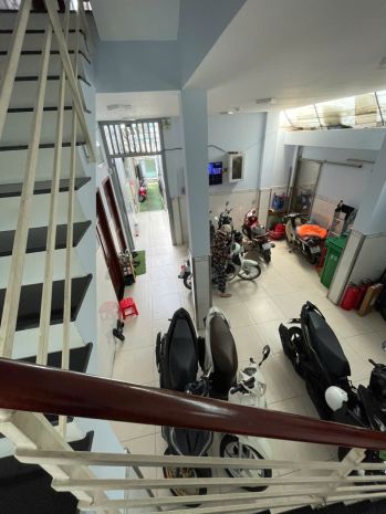 Gà đẻ trứng vàng chdv quận 6 4 tầng 98m2 42trtháng chỉ 7 6894573