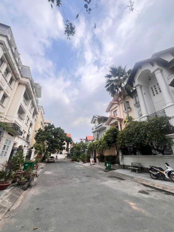 Bán nhà biệt thự khu 216 đường nguyễn văn hưởng, p. thảo 6895232