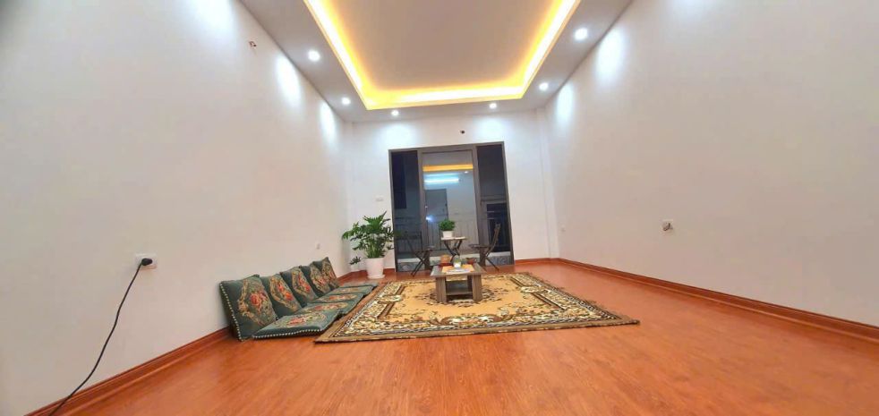 Bán nhà ngọc thụy  38m²  5 tầng  giá chỉ 7.65 tỷ 6896626