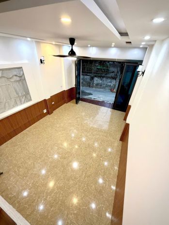 Chính chủ cho thuê nhà nguyên căn  lô góc ngọc thuỵ, long 6896660