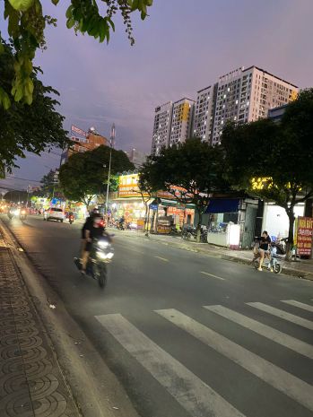 Nhà 1 trệt 1 lửng mặt tiền đường thông phan đăng lưu dĩ an, 6897314
