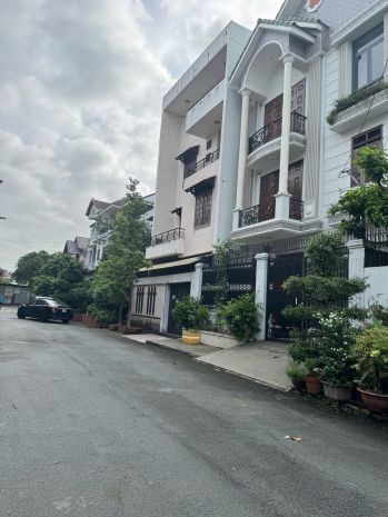 Cho thuê căn biệt thự đường 23, hiệp bình chánh, nhà xây 1 6898085