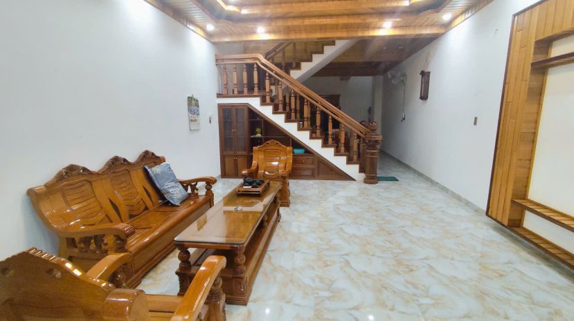 Bán nhà 3 tầng , nội thất gỗ 90 đẹp gần kdt vính điềm 6898128