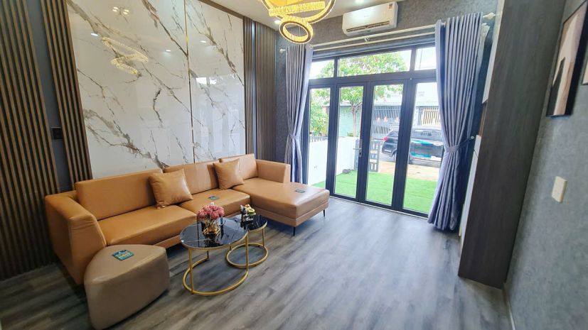 Nhà phố kcn phước đông sổ sẵn sang tên ngay  vy kah 6898237