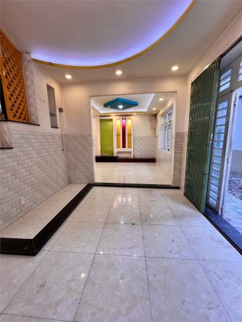 Cho thuê nhà nguyên căn đường nguyễn gia trí 8.8x 7.45 trệt 6898459