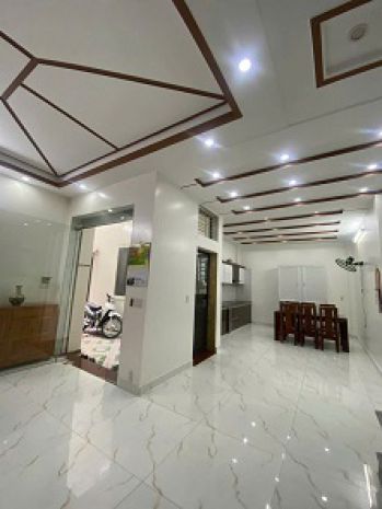 Bán nhà đẹp 3 tầng  sổ đỏ chính chủ  ô tô đỗ cổng  không 6898741