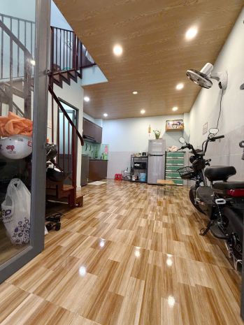 Bán 2 tầng hẻm ba gác dương bá trạc p. chánh hưng. giá 3,38 6898966