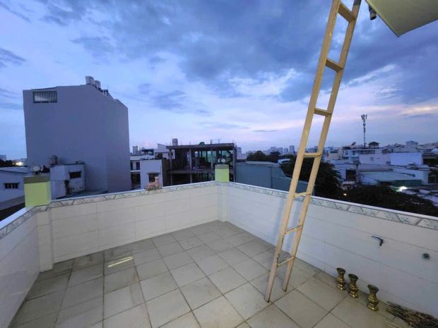 Sát mặt tiền xe hơi q7 
ngang 3.7 x15
4 tấm có 4 tỷ 6900348