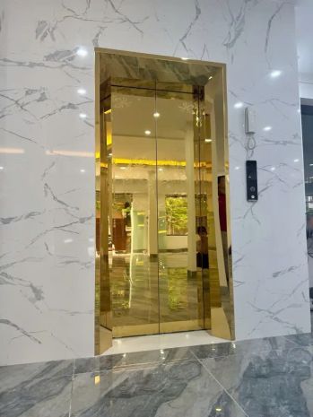 Cho thuê nhà mới, hoàng quốc việt, thang máy vỉa hè 124m2* 6901542