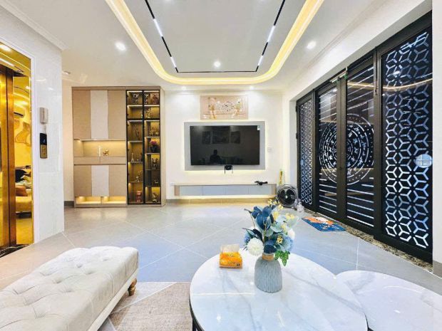 Gấp!bán nhà văn tiến dũng,oto,thang máy,dt40x6t,mt5m,6.6ty 6901714
