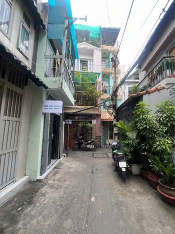 Bán nhà 7219 huỳnh văn bánh p 15 phú nhuận giá : 2,6 tỉ có 6902053