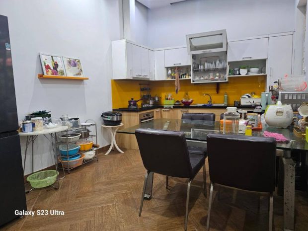 Bán nhà phố nguyễn đình chiểu, 90m2, 4 tầng, mặt tiền 9.6m, 6902182