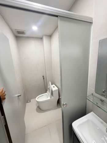 Thuê nhà nguyên căn tân bình- lý thường kiệt  4 phòng ngủ 6902710