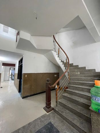 Bán nhà 4 tầng mặt tiền lê văn hiến  đối diện ubnd ngũ 6903279