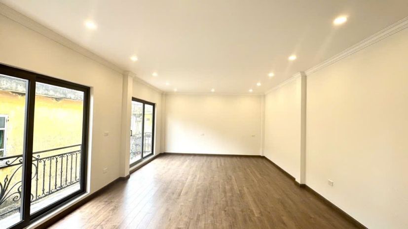 Siêu hiếm bán nhà lô góc thạch bàn 60m  đường rộng 6904073
