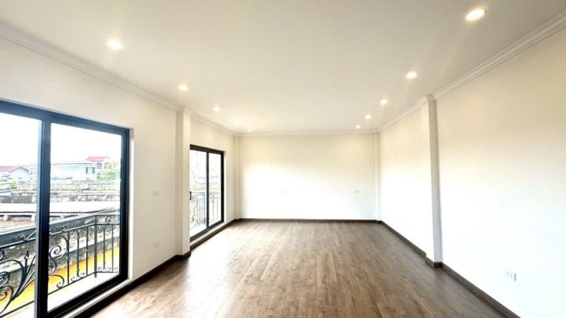 Siêu hiếm bán nhà lô góc thạch bàn 60m  đường rộng 6904074