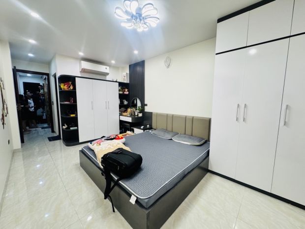 Cầu giấy 32m x6 tầng-15,5 tỷ 2 mặt ngõ thông kinh doanh,gần 6906094