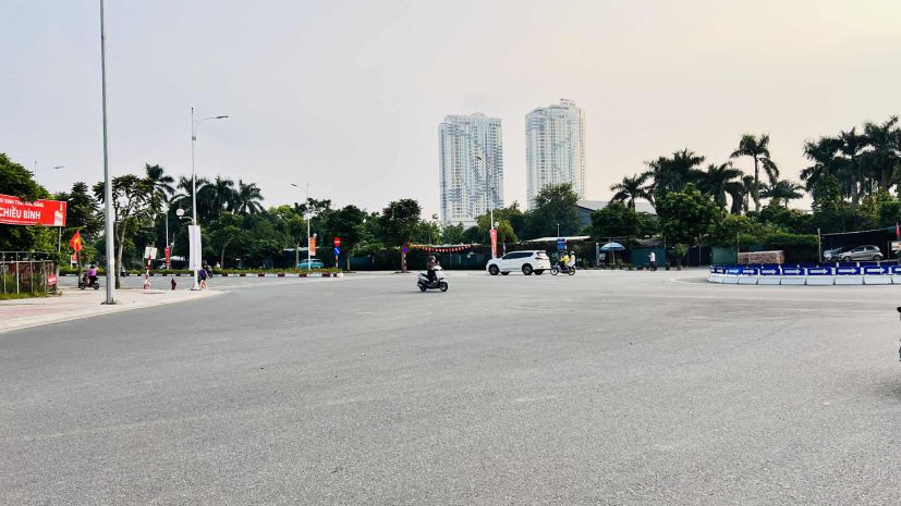 Bán nhà hồng tiến, 65m x 4 tầng, mặt tiền 13.5m, vỉa hè đá 6907993