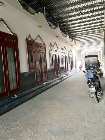 Bán nhà cấp 4 + kho xưởng 500m  nhị bình  hóc môn đường xe 6908011