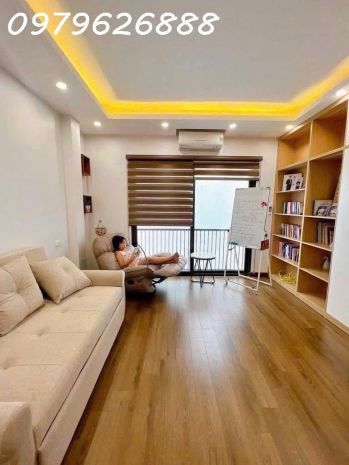Nhà mới  ở ngay  trung tâm cầu giấy - 31x5 t - giá chỉ 6908157