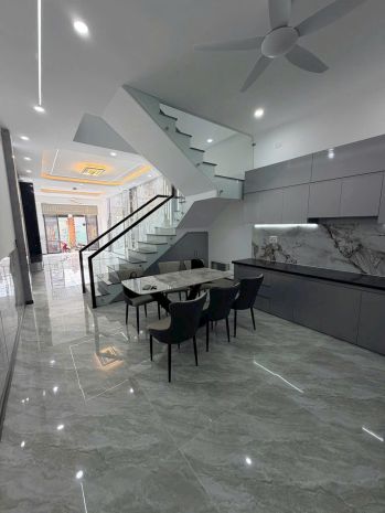 Bán nhà 1 trệt 1 lầu 82m²,đường 2 ô tô thông thoáng,gần 6910948