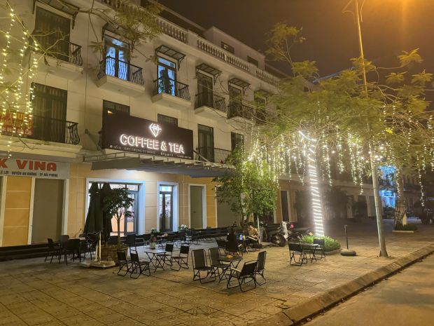 Giá siêu rẻ - cho thuê nhà nguyên căn 4 tầng  có thang máy 6912016