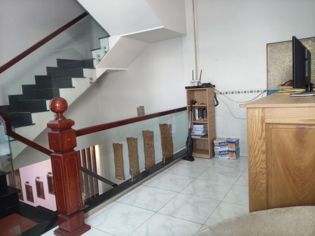 Bán nhà 3 tầng, dt khủng 208m²  lô góc đường 7m5 tô 6912866