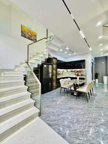 9.9 tỷ  nhà đẹp hiệp nhất, xe hơi vào tận nhà  khu vip đệ 6914877