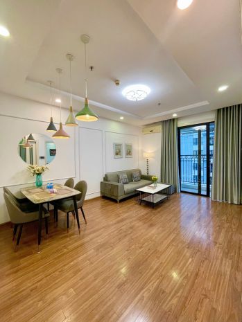 Chính chủ bán căn 2pn diện tích 76m2 ban công nam view 6915860