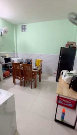 Bán nhà 3 tầng hẻm thẳng 125 nguyễn thị tần p2q8. giá: 4.98 6917384