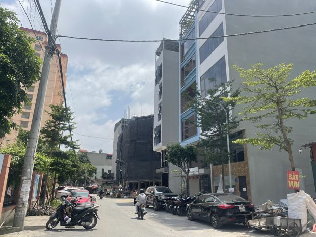 Bán nhà 5 tầng mặt ngõ 634 kim giangvỉa hè3 ô tô 6920355