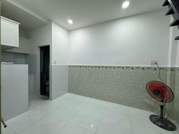 Bán nhà hẻm thông âu cơ, sổ hồng riêng hơn 1 tỷ 6920486