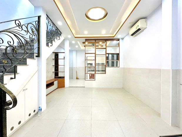 Bán nhà lô góc hxh cách mạng tháng tám q3- ngang gần 4.5m 6921068