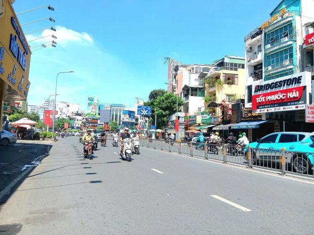 Bán gấp trong tuần nhà mặt tiền vip lý thái tổ, q10, 65m² 6921591