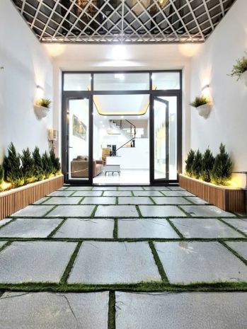 Sát mặt  tiền xe hơi q7 
có 7 tỏi xe hơi ngũ trong nhà 6922003