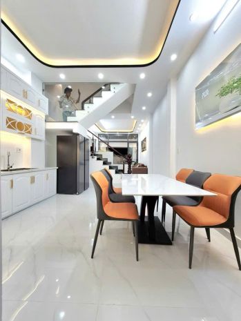 Sát mặt  tiền xe hơi q7 
có 7 tỏi xe hơi ngũ trong nhà 6922004