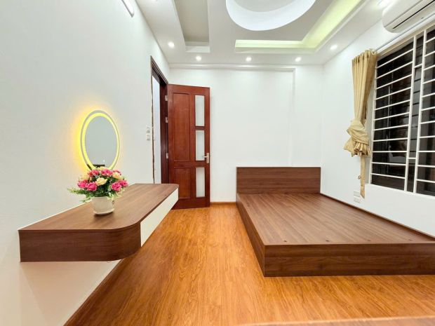 Nhà đẹp, ngõ thông  rộng, gần phố- full nội thất-  hàng xóm 6922215